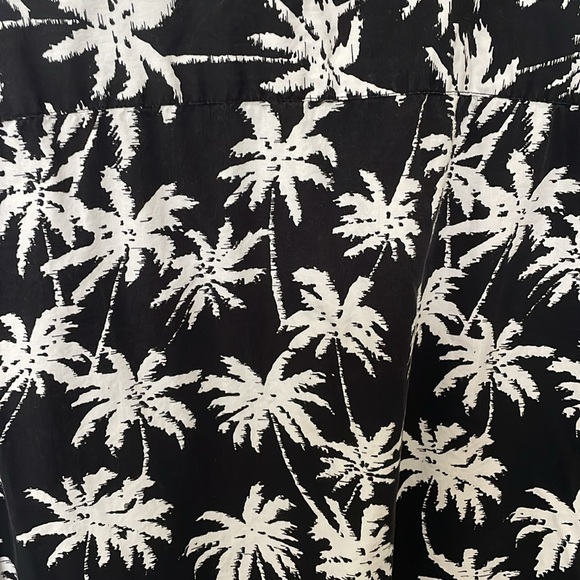 Hawaiian Tropical black and white button down shirt - Picture 4 of 4